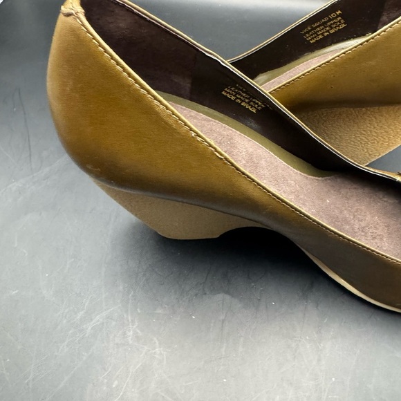 AEROSOLES WOMEN'S BROWN LEATHER SLIP ON WEDGE 3.5” PUMPS SIZE 10M - Picture 11 of 14